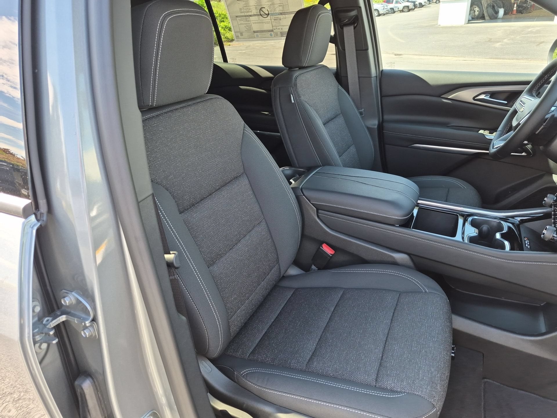 2027 Chevrolet Traverse LT SUV FWD