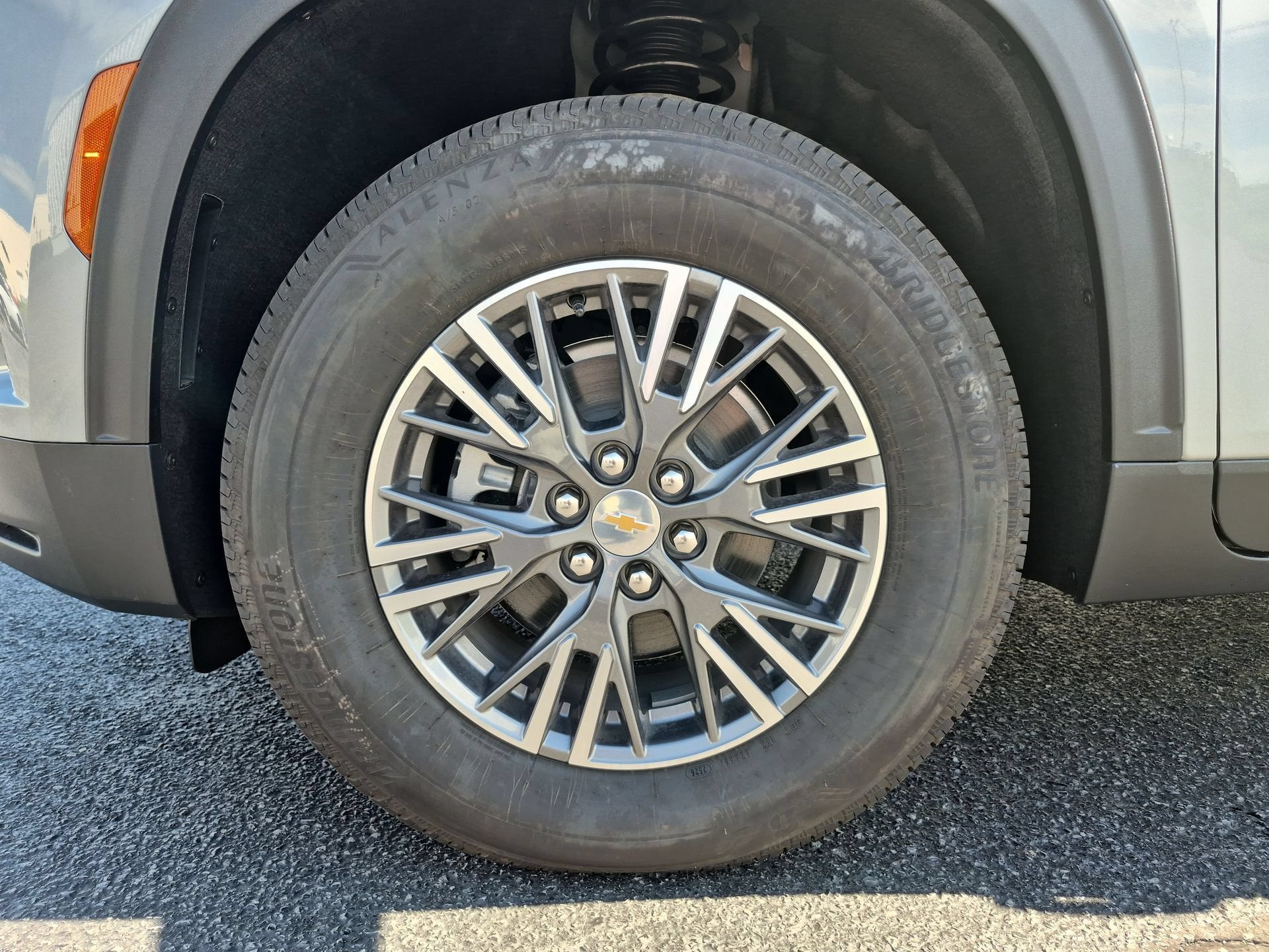 2027 Chevrolet Traverse LT SUV FWD