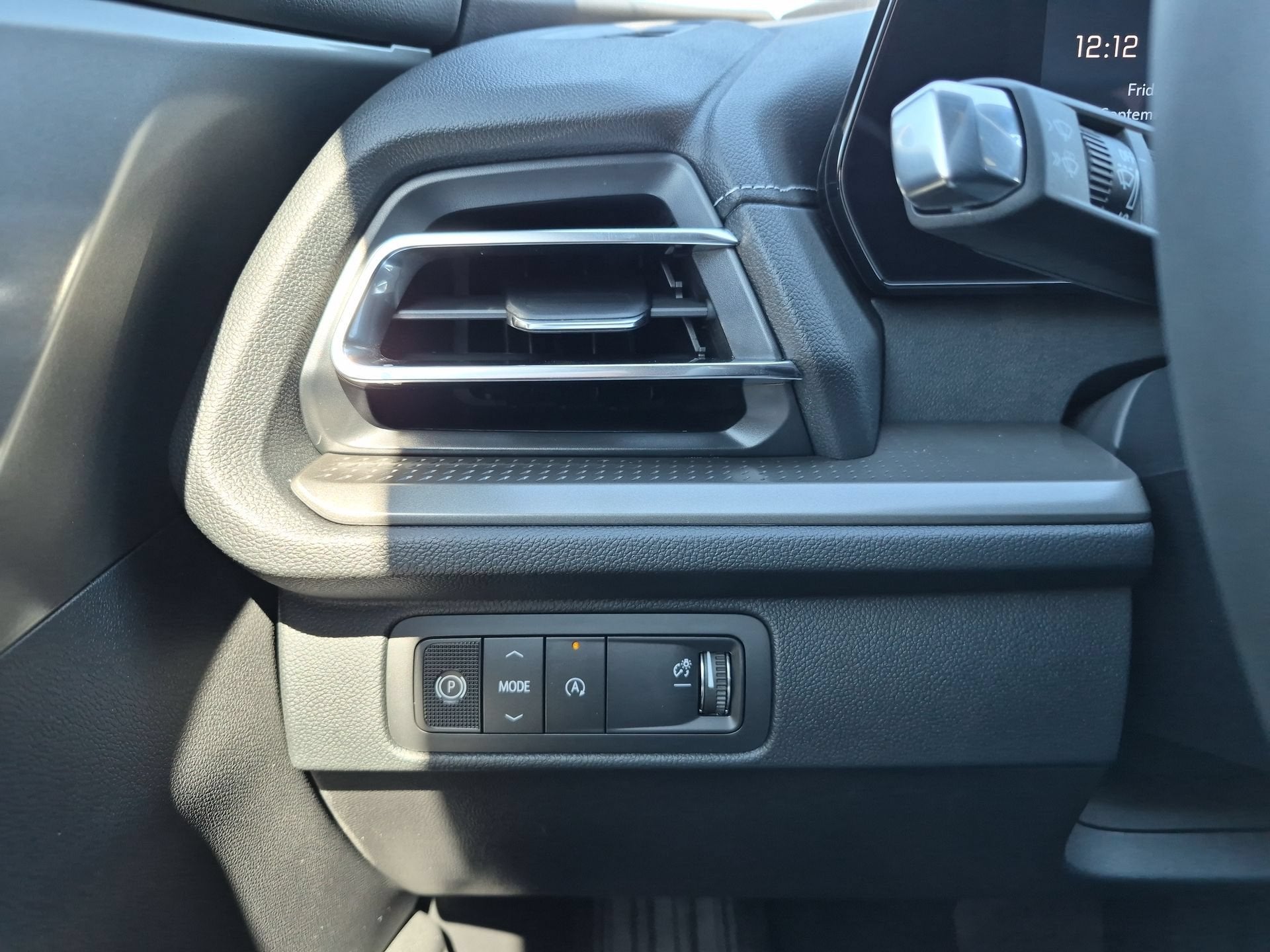 2027 Chevrolet Traverse LT SUV FWD