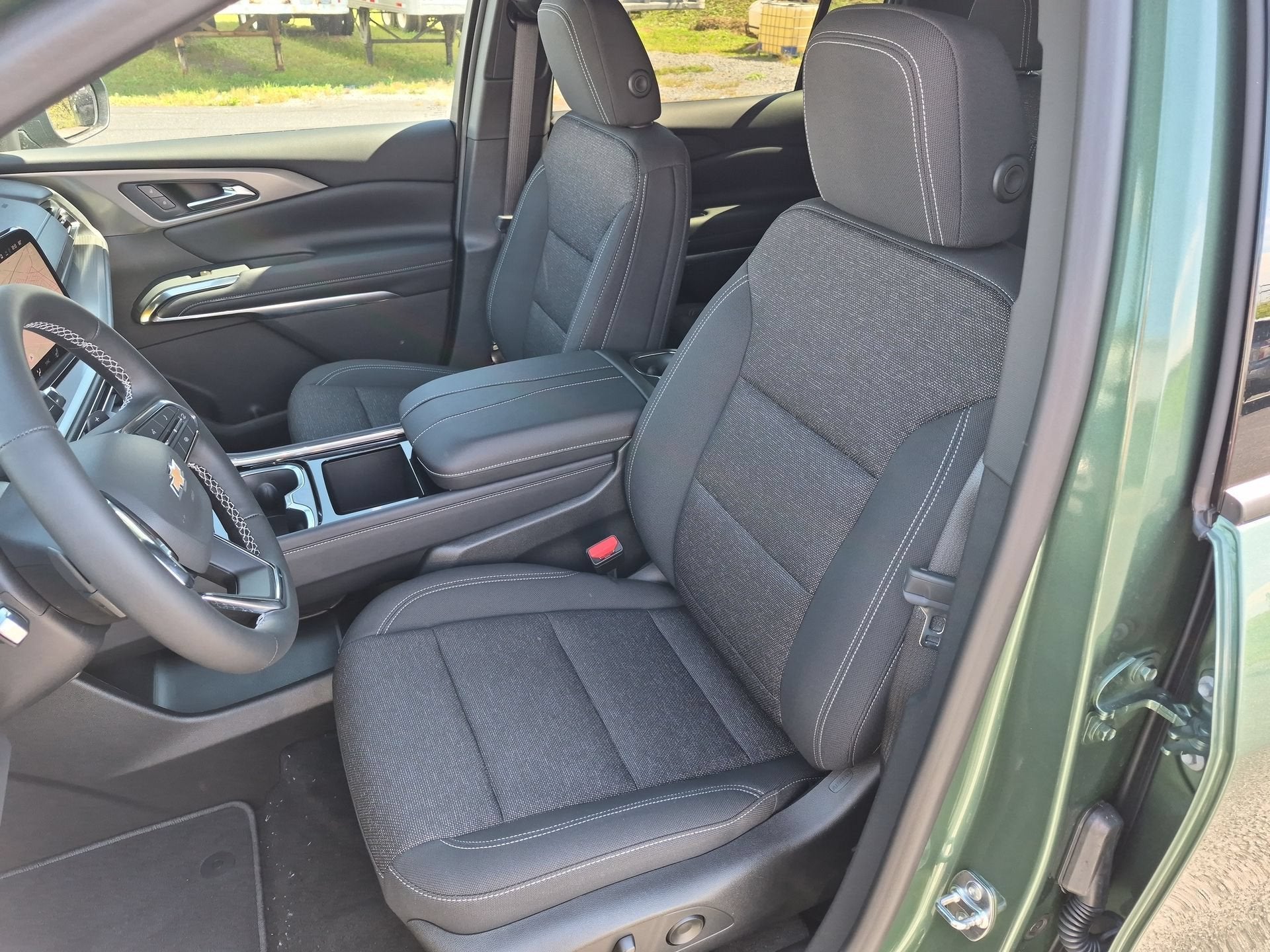 2027 Chevrolet Traverse LT SUV FWD