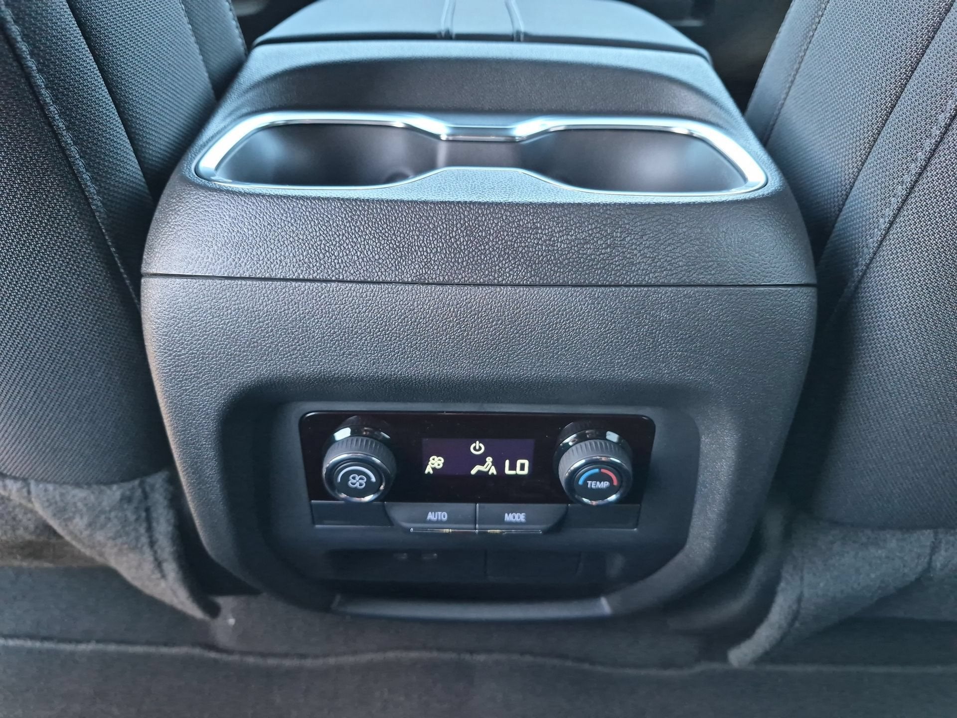 2027 Chevrolet Traverse LT SUV FWD