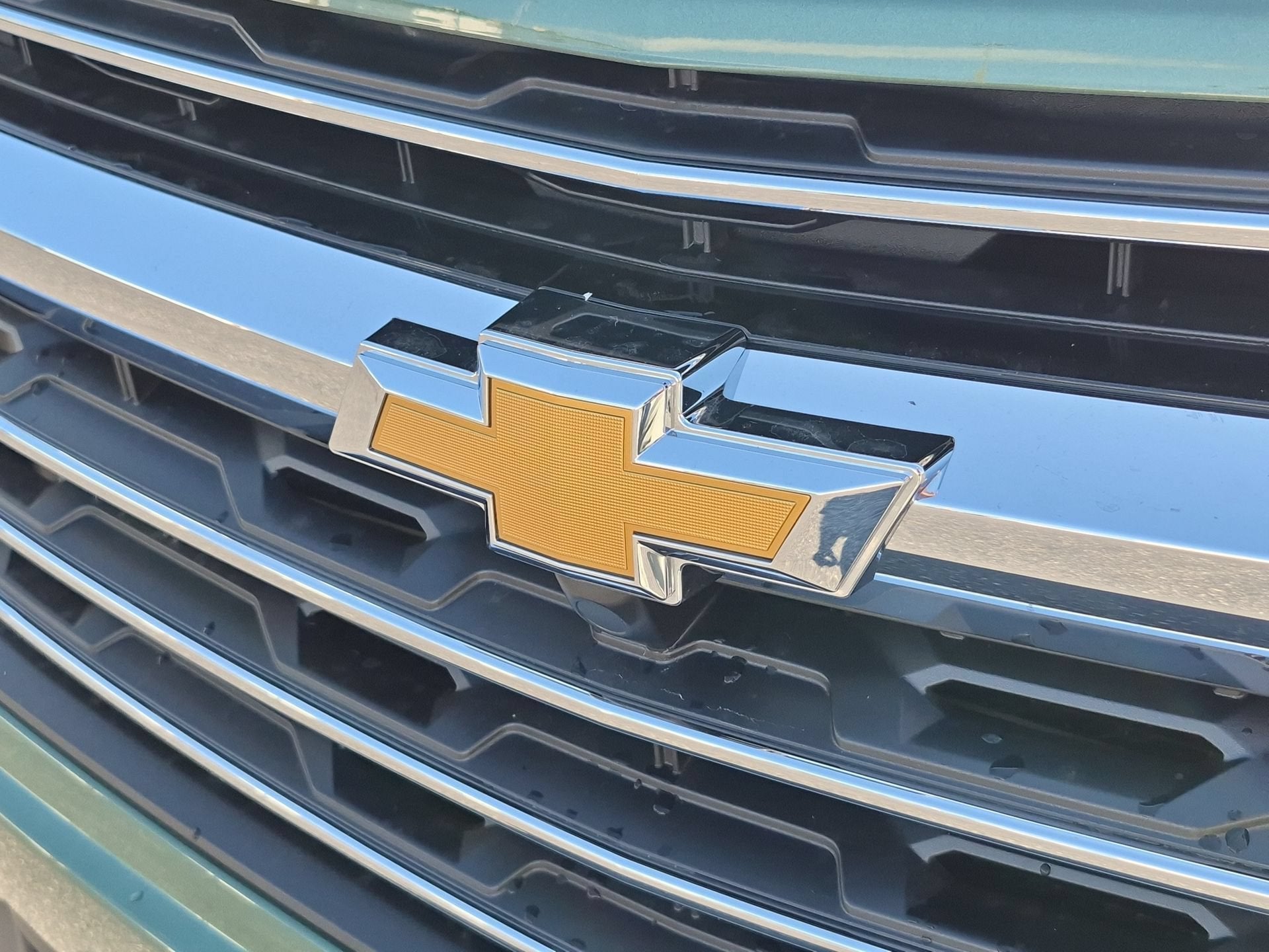 2027 Chevrolet Traverse LT SUV FWD