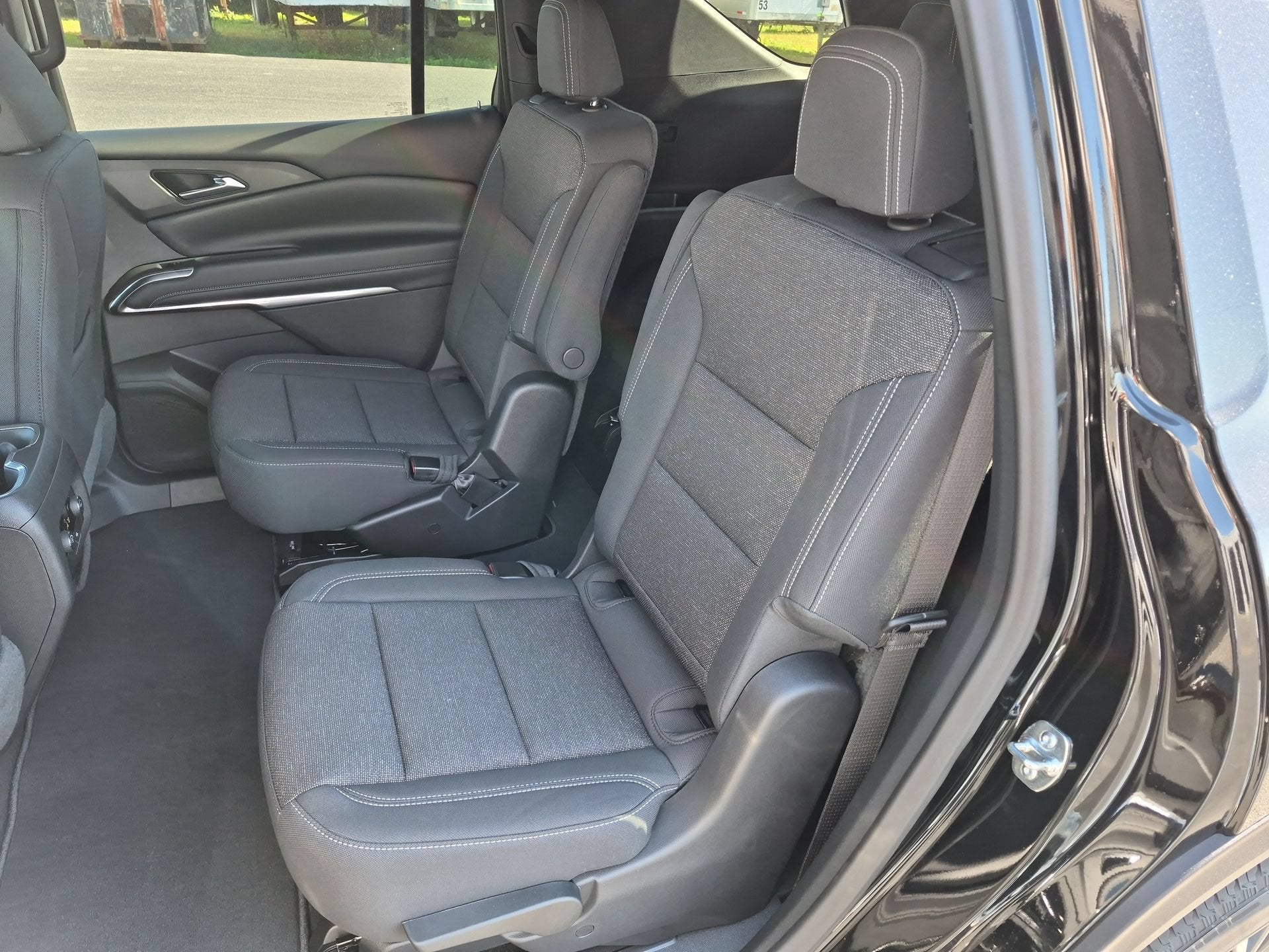 2027 Chevrolet Traverse LT SUV FWD