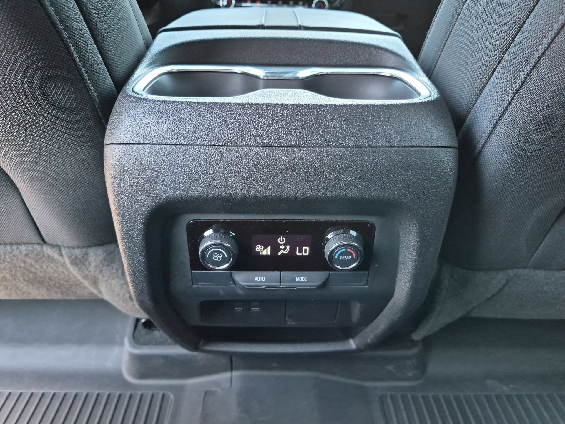 2024 Chevrolet Traverse LS