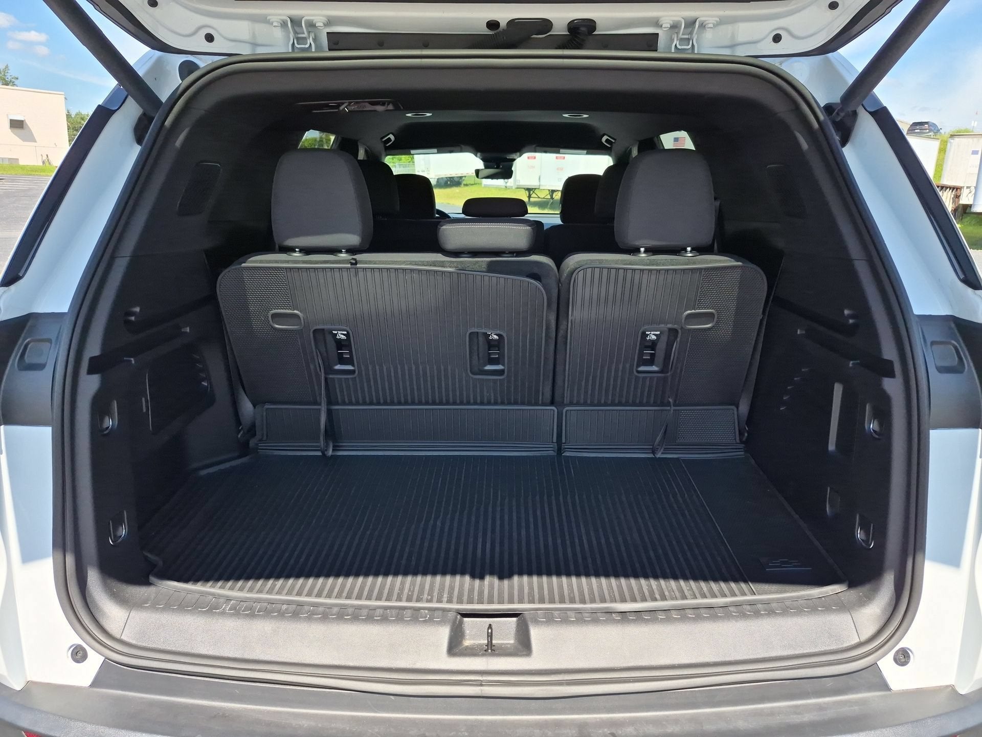 2024 Chevrolet Traverse LS