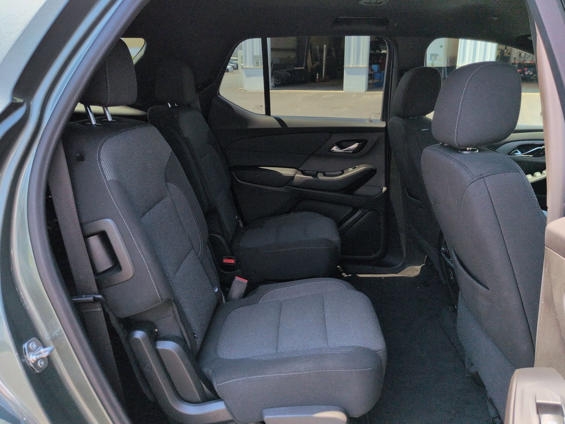 2022 Chevrolet Traverse LT Cloth