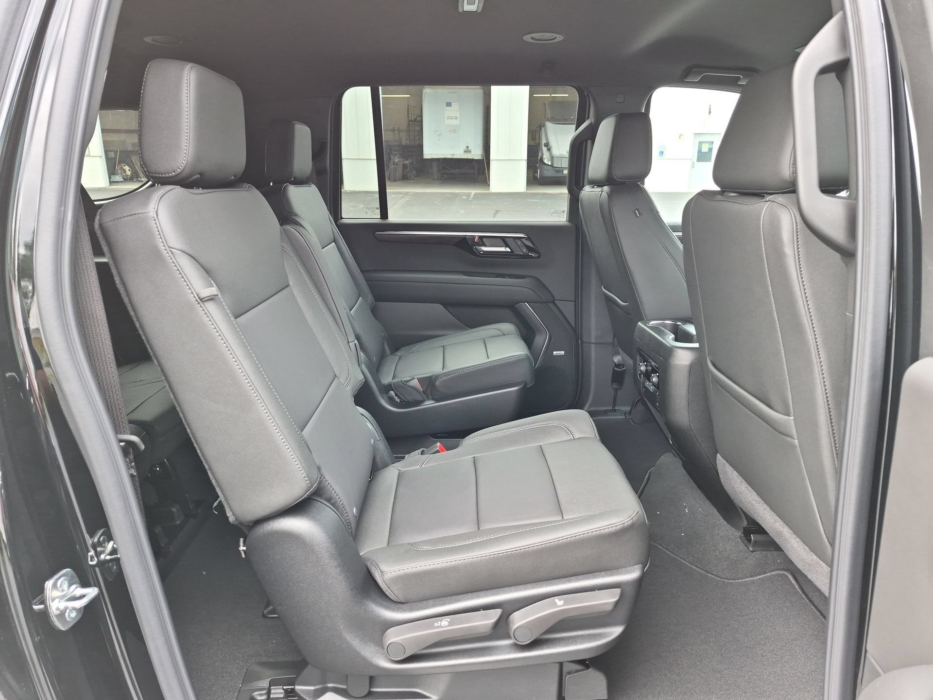 2026 Chevrolet Suburban LT SUV 4WD