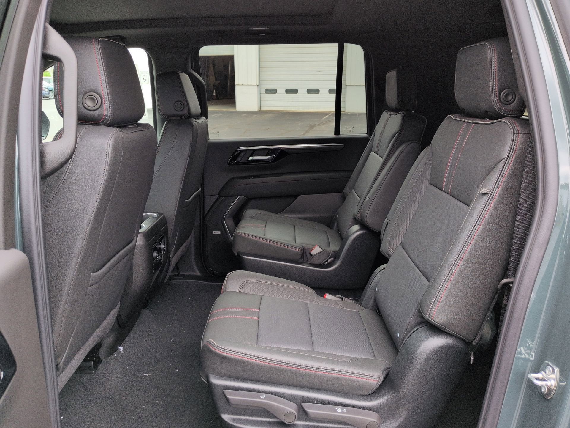 2026 Chevrolet Suburban RST SUV 4WD