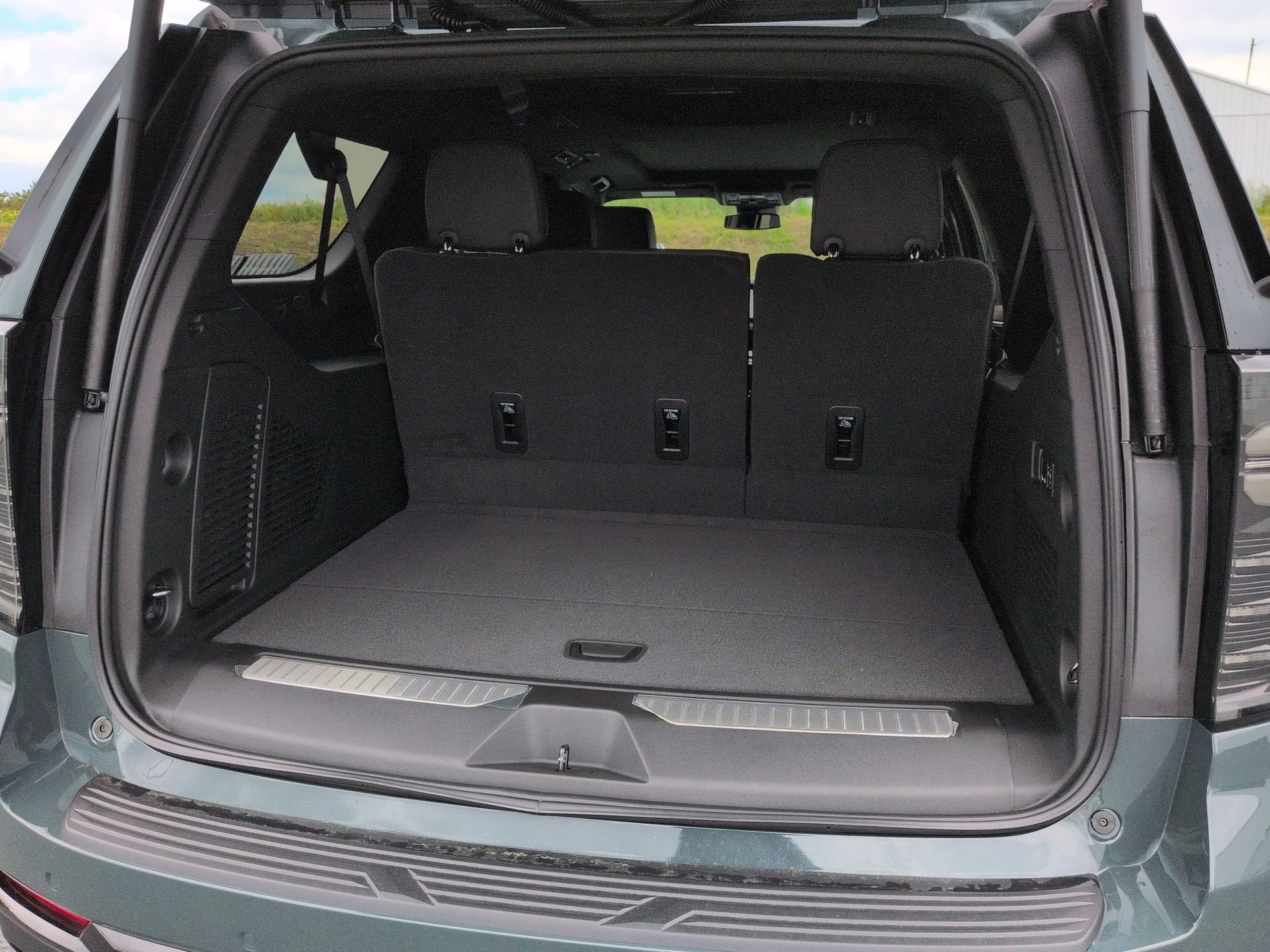 2026 Chevrolet Suburban RST SUV 4WD