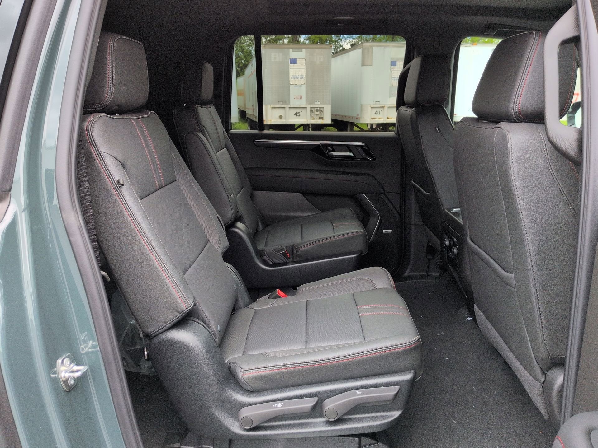 2026 Chevrolet Suburban RST SUV 4WD