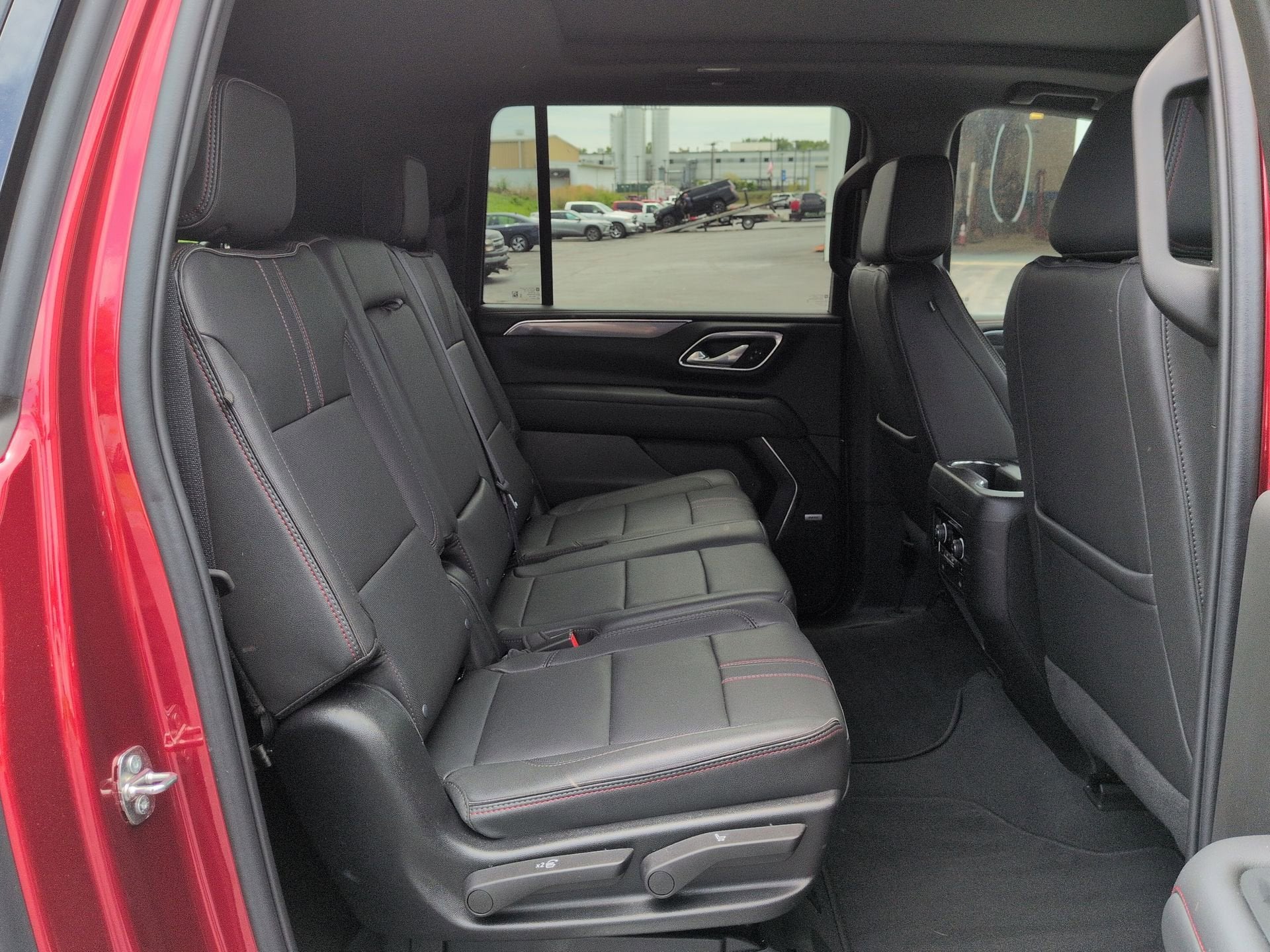 2024 Chevrolet Suburban RST