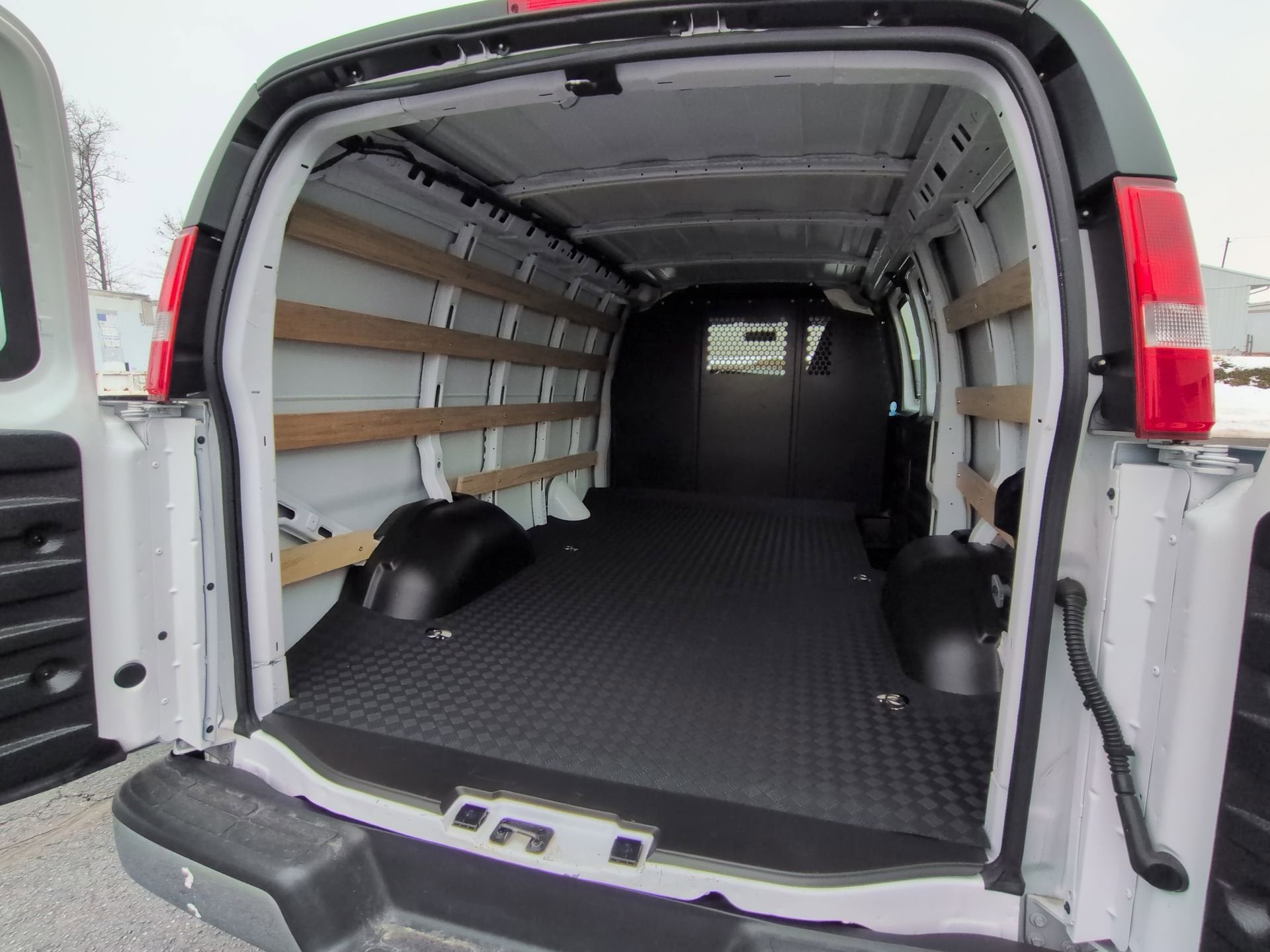 2024 GMC Savana Cargo 2500 Work Van