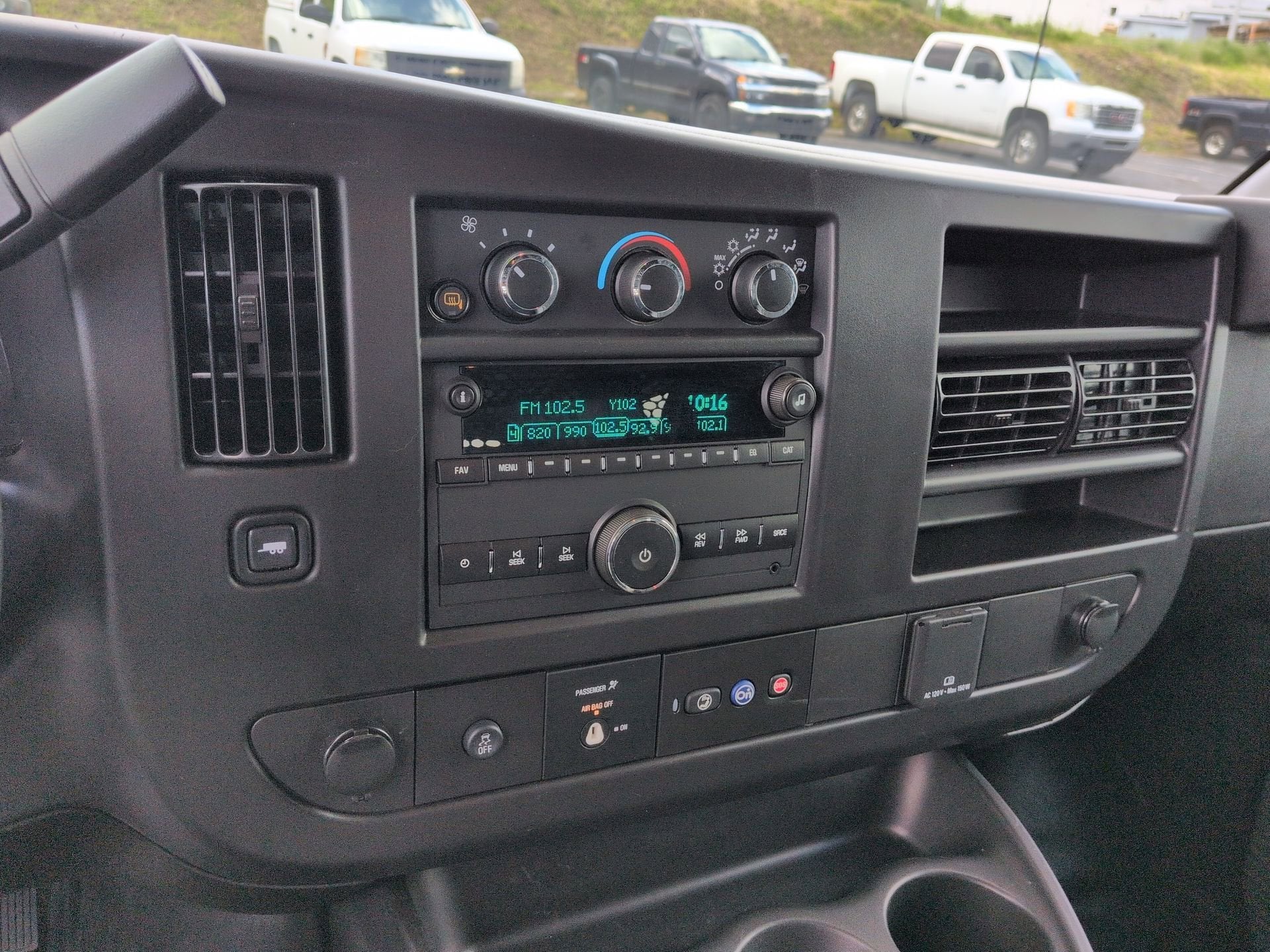 2024 GMC Savana Cargo 2500 Work Van