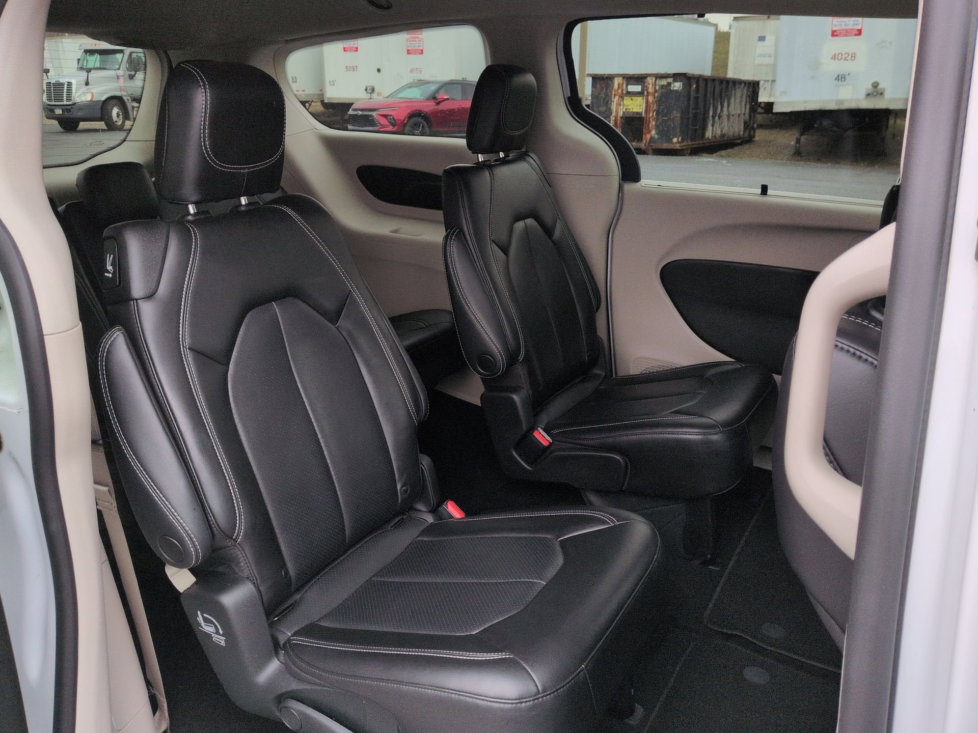 2023 Chrysler Pacifica Touring L