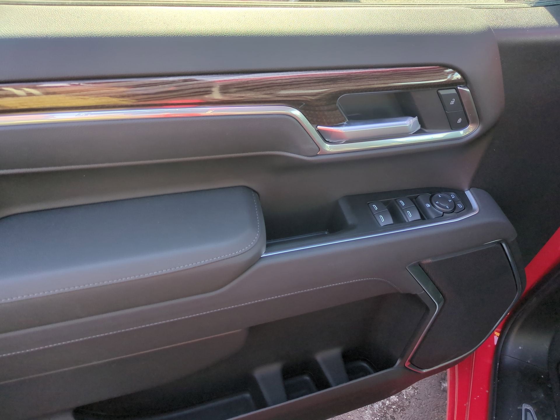 2026 Chevrolet Silverado 1500 LT Crew Cab Short Box 4WD