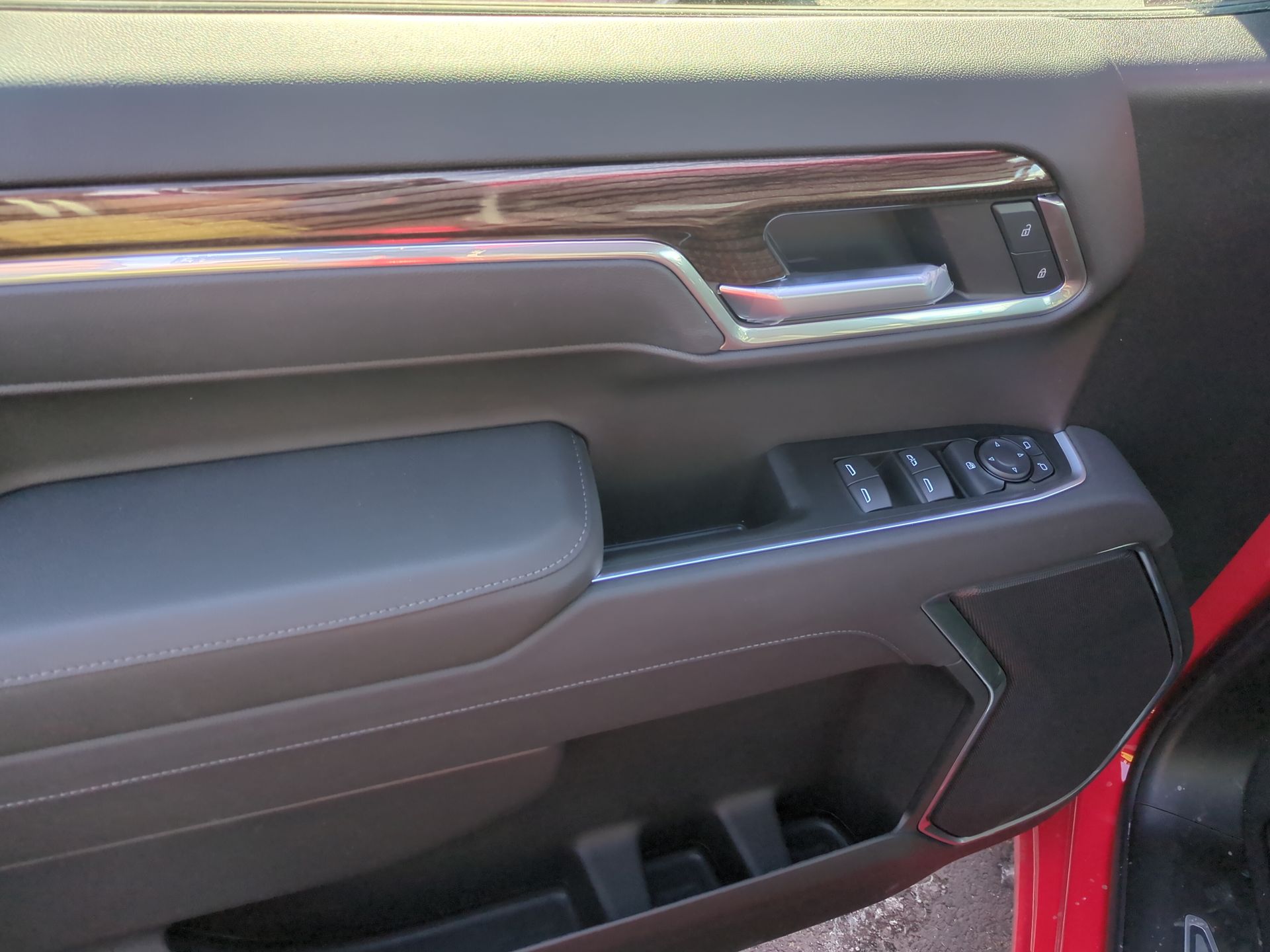 2026 Chevrolet Silverado 1500 LT Crew Cab Short Box 4WD