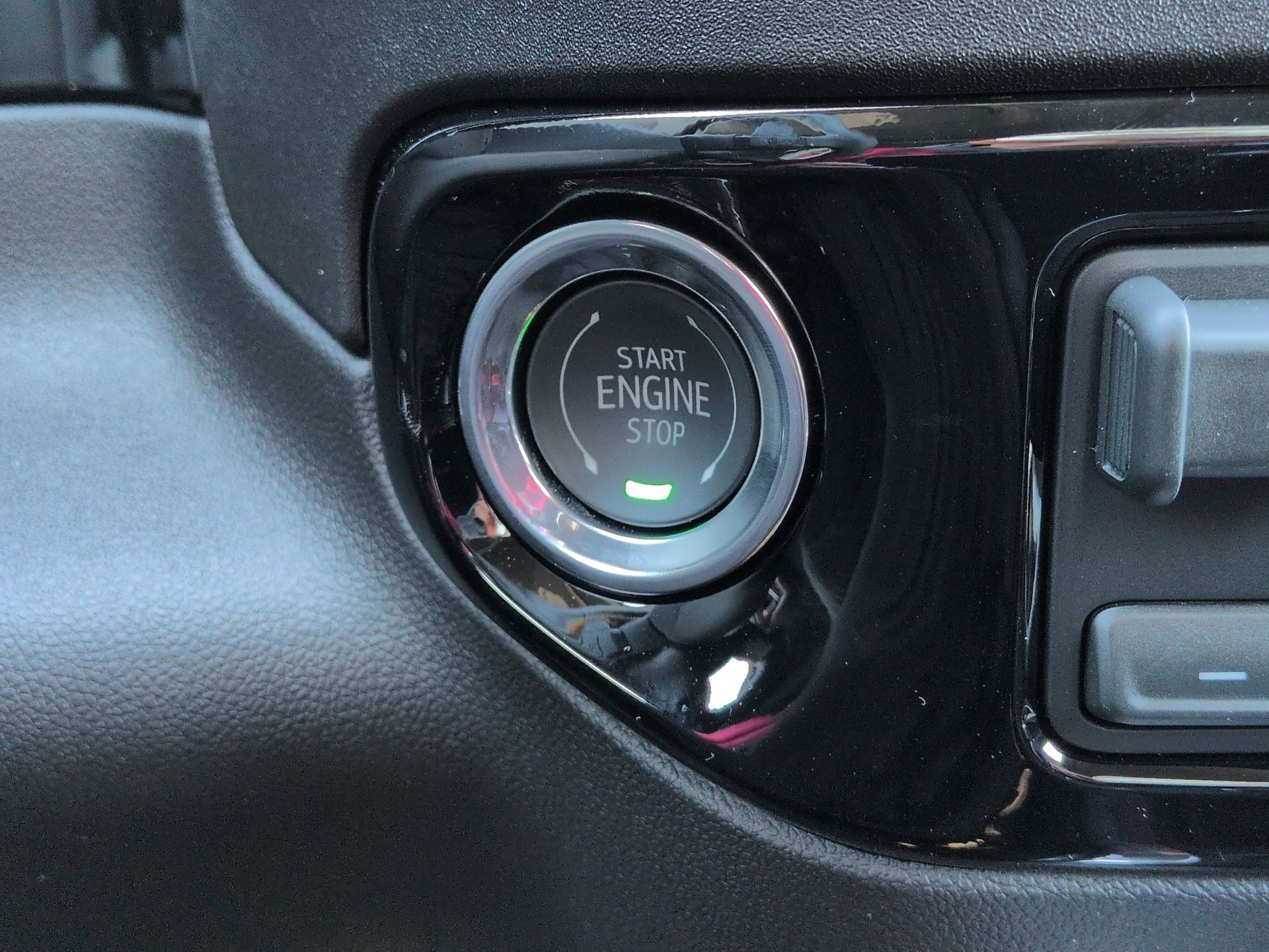 2026 Chevrolet Silverado 1500 RST Crew Cab Short Box 4WD