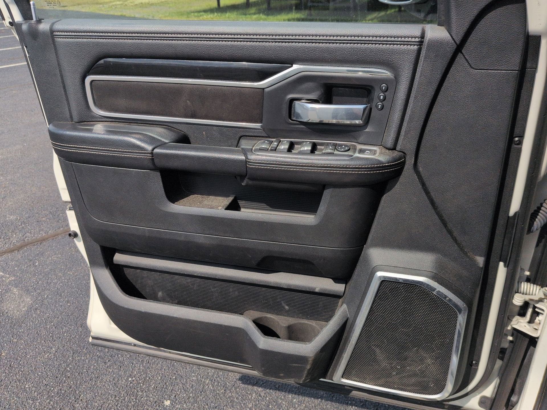 2022 RAM 2500 Laramie Crew Cab 4x4 6'4" Box