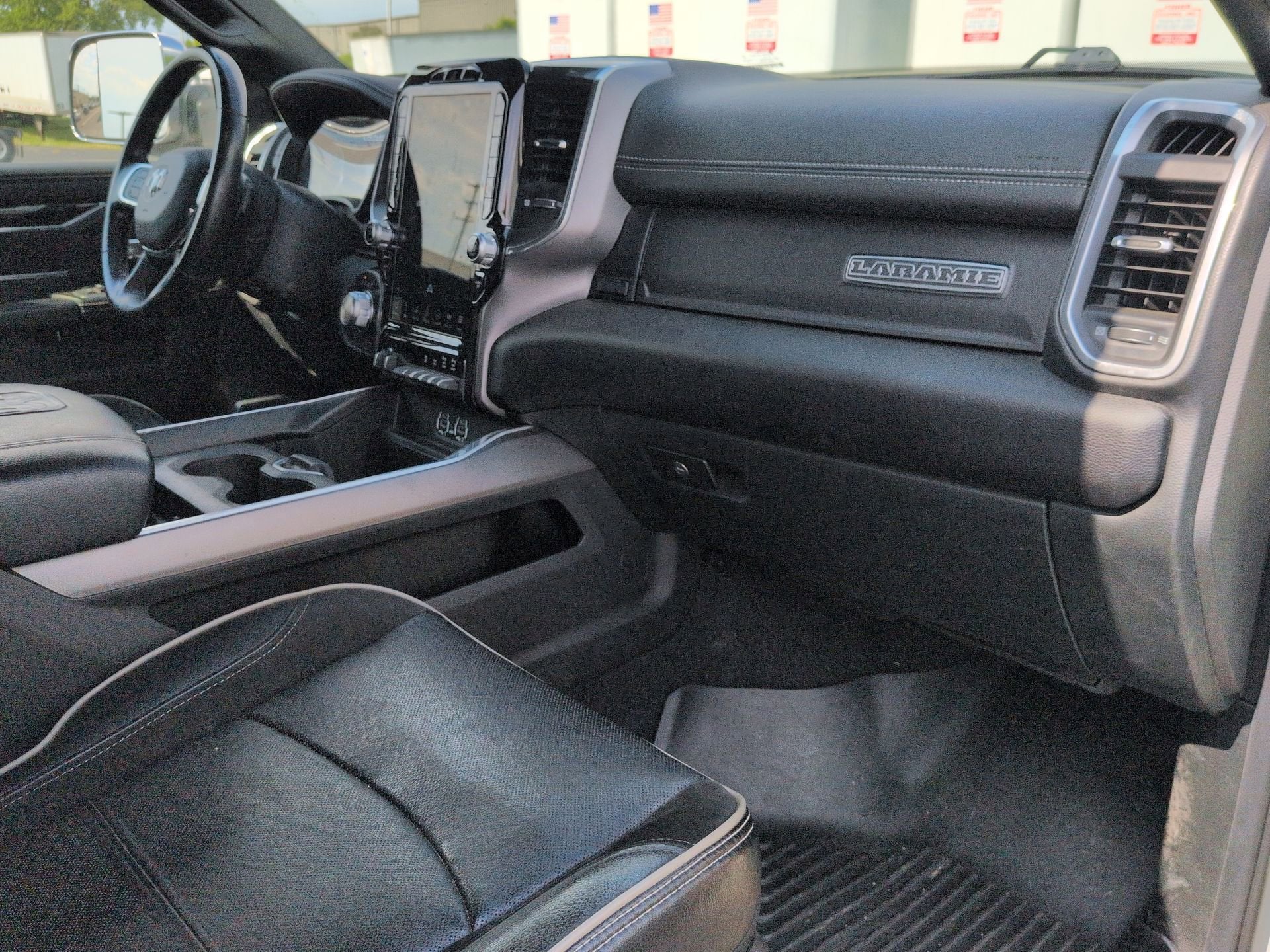 2022 RAM 2500 Laramie Crew Cab 4x4 6'4" Box