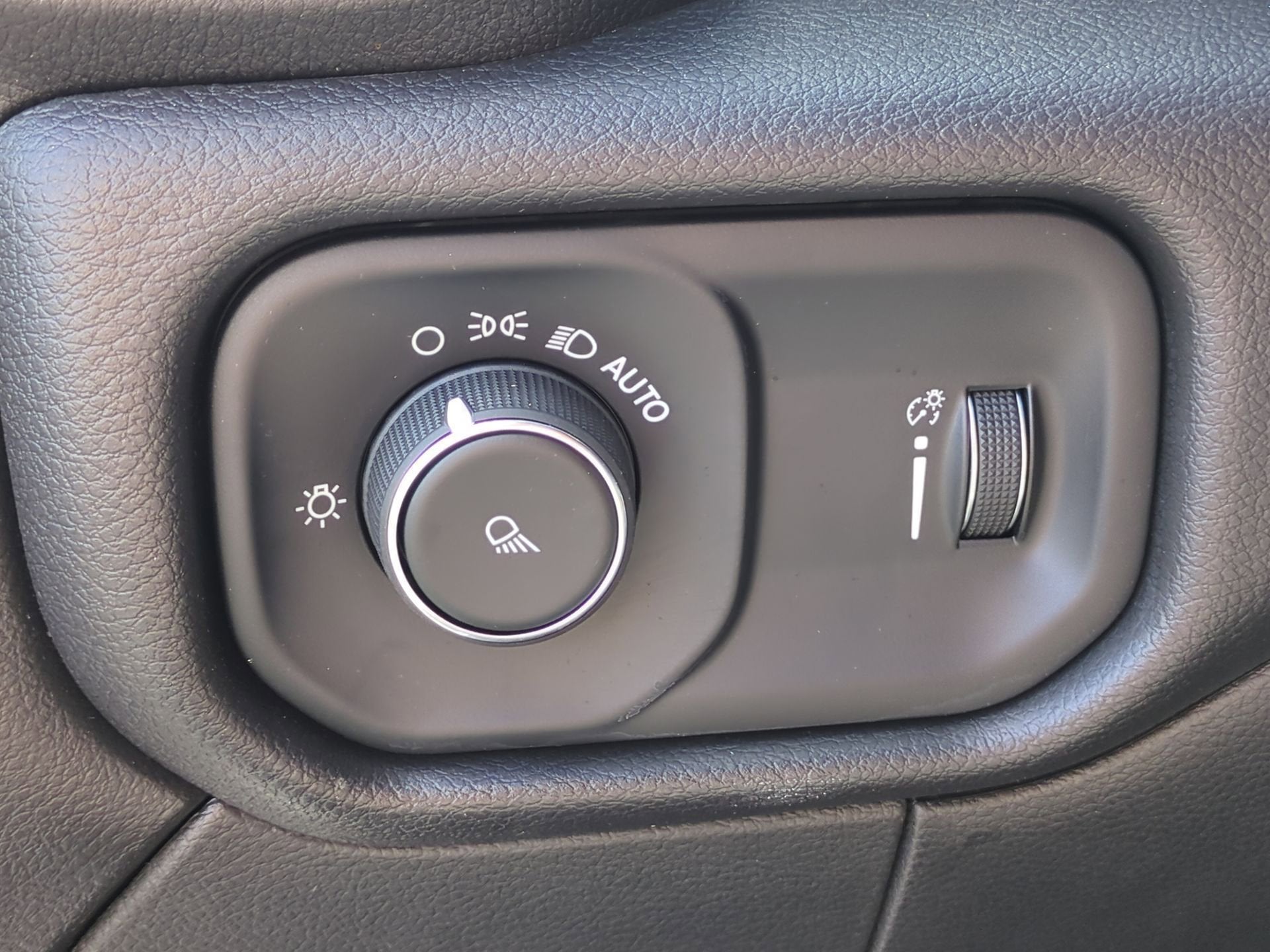 2023 RAM 2500 Tradesman Crew Cab 4x4 8' Box