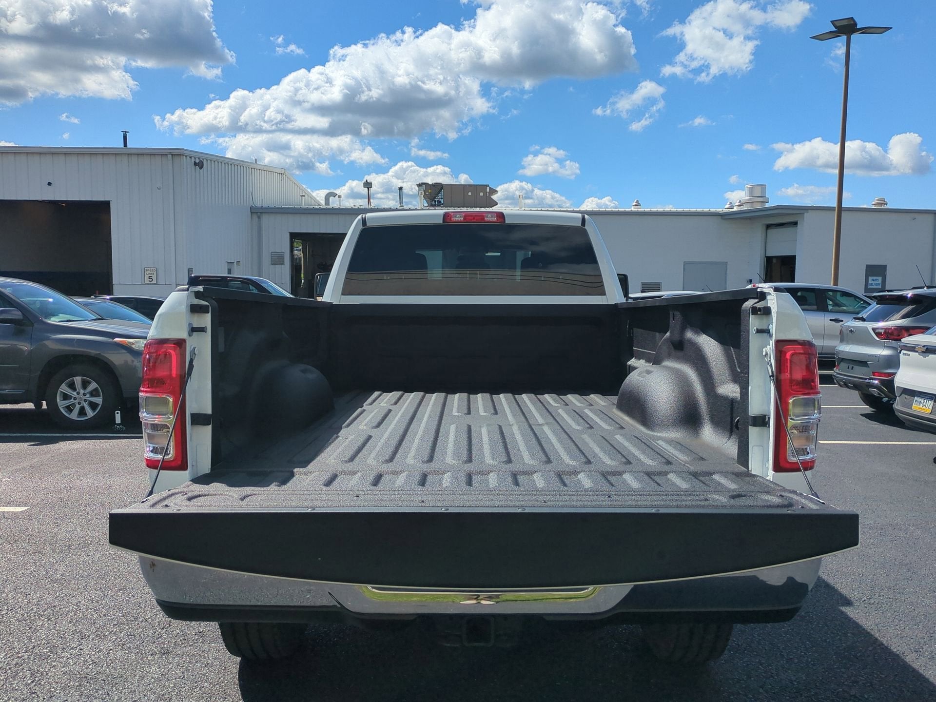 2023 RAM 2500 Tradesman Crew Cab 4x4 8' Box