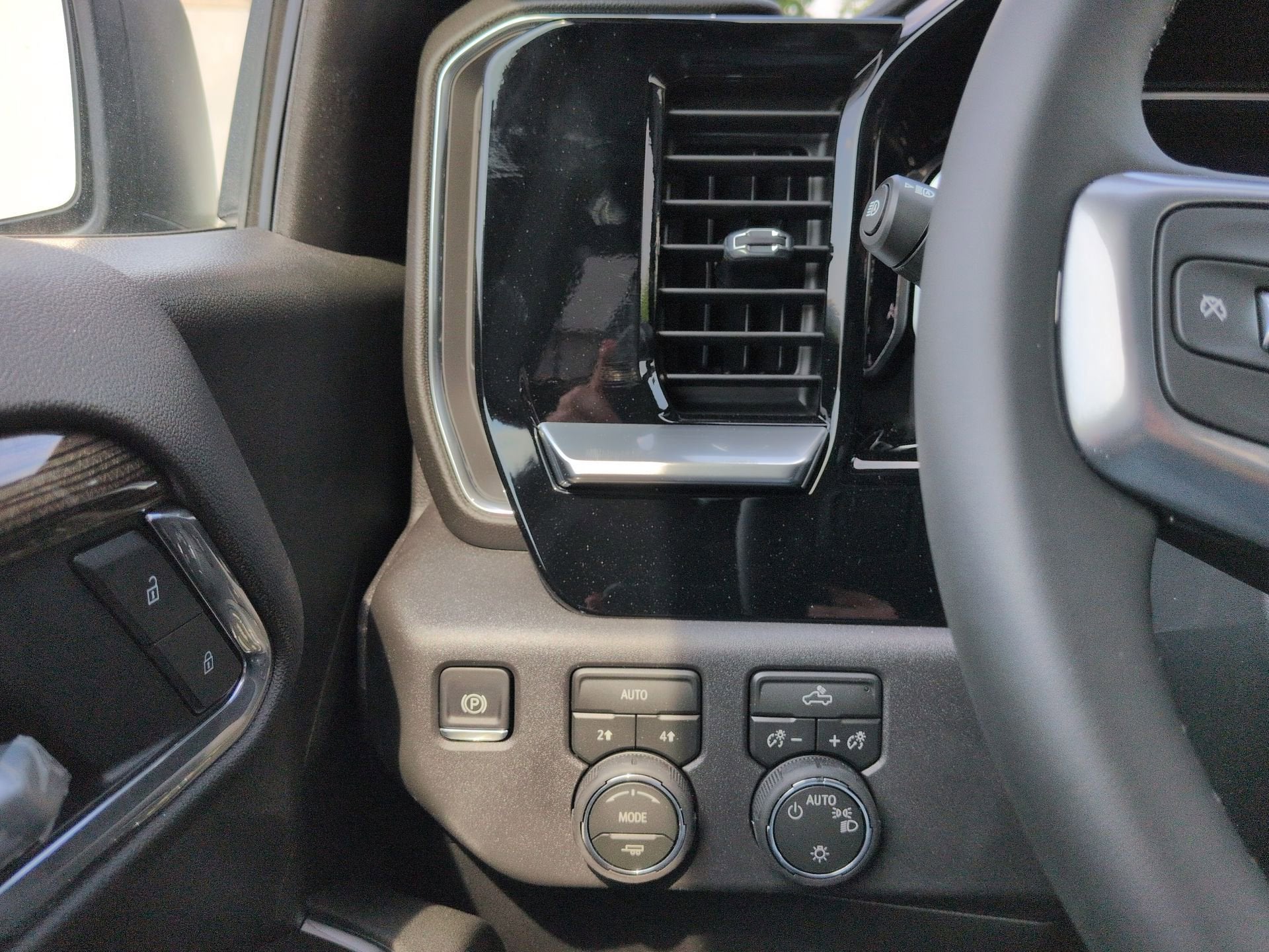 2026 Chevrolet Silverado 1500 LT (2FL) Crew Cab Short Box 4WD