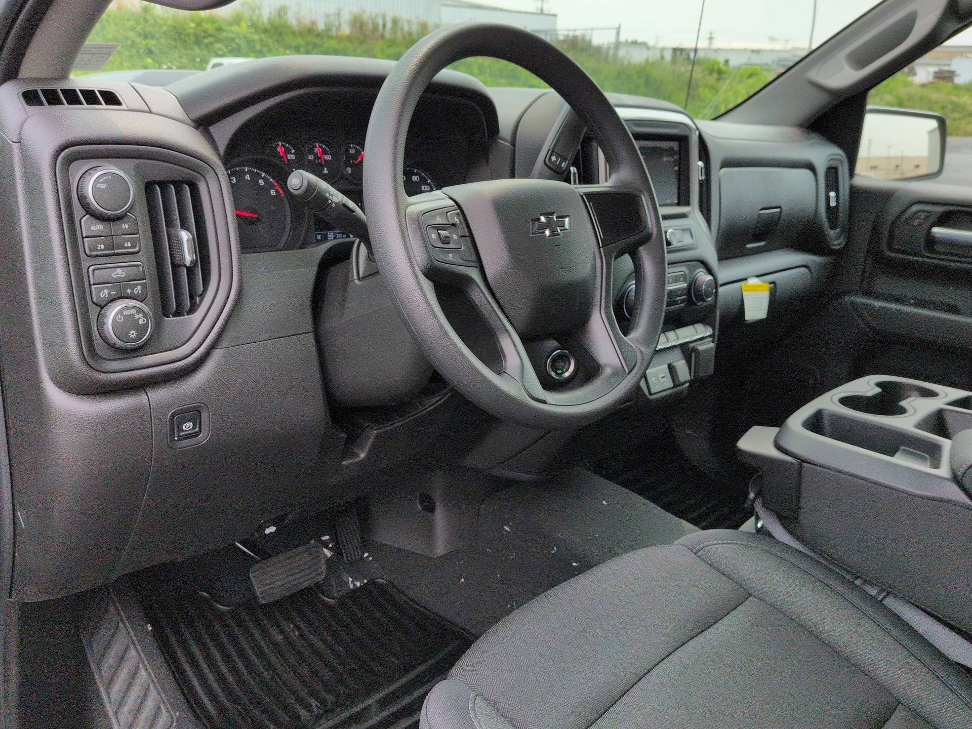 2026 Chevrolet Silverado 1500 Custom Trail Boss Crew Cab Short Box 4WD