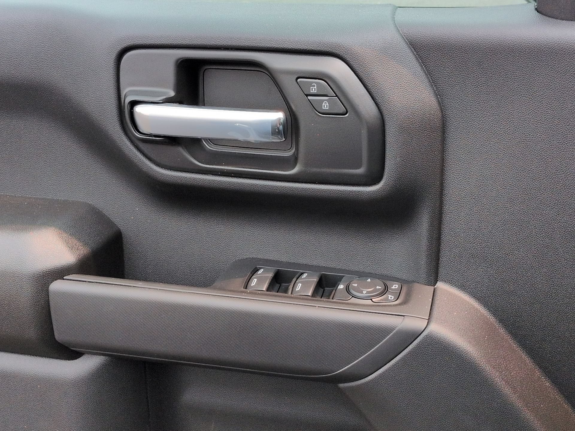 2026 Chevrolet Silverado 1500 Custom Trail Boss Crew Cab Short Box 4WD