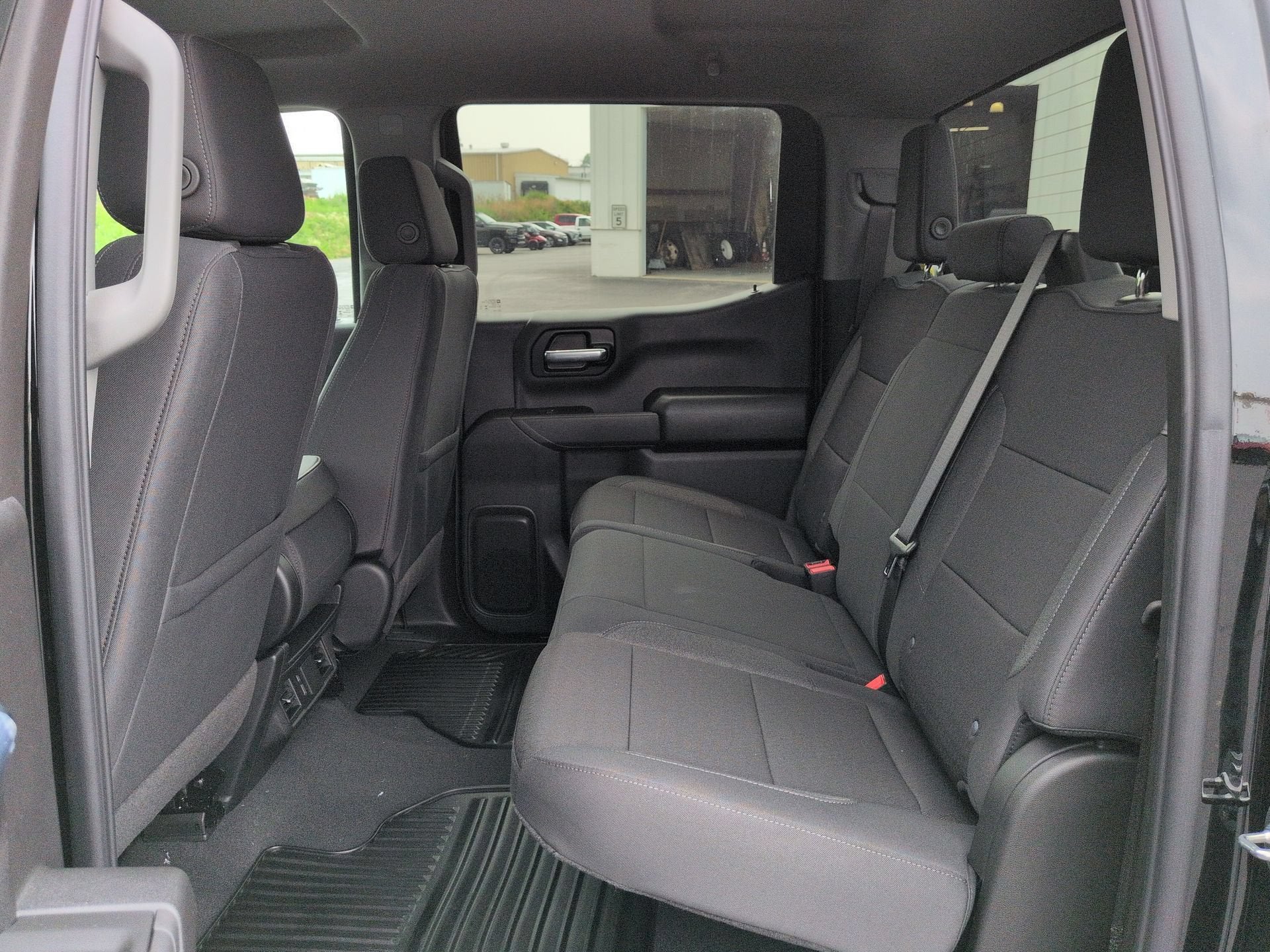 2026 Chevrolet Silverado 1500 Custom Trail Boss Crew Cab Short Box 4WD