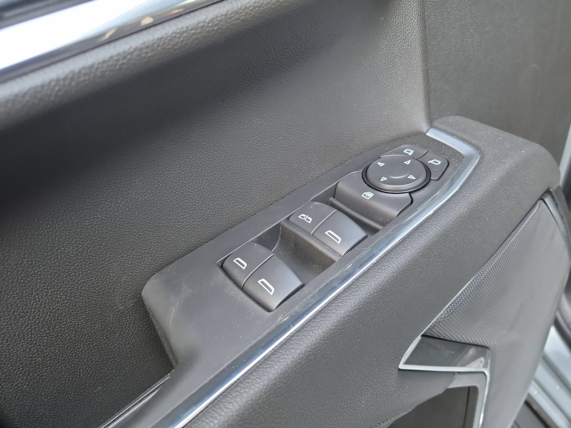 2026 Chevrolet Silverado 1500 LT Crew Cab Standard Box 4WD
