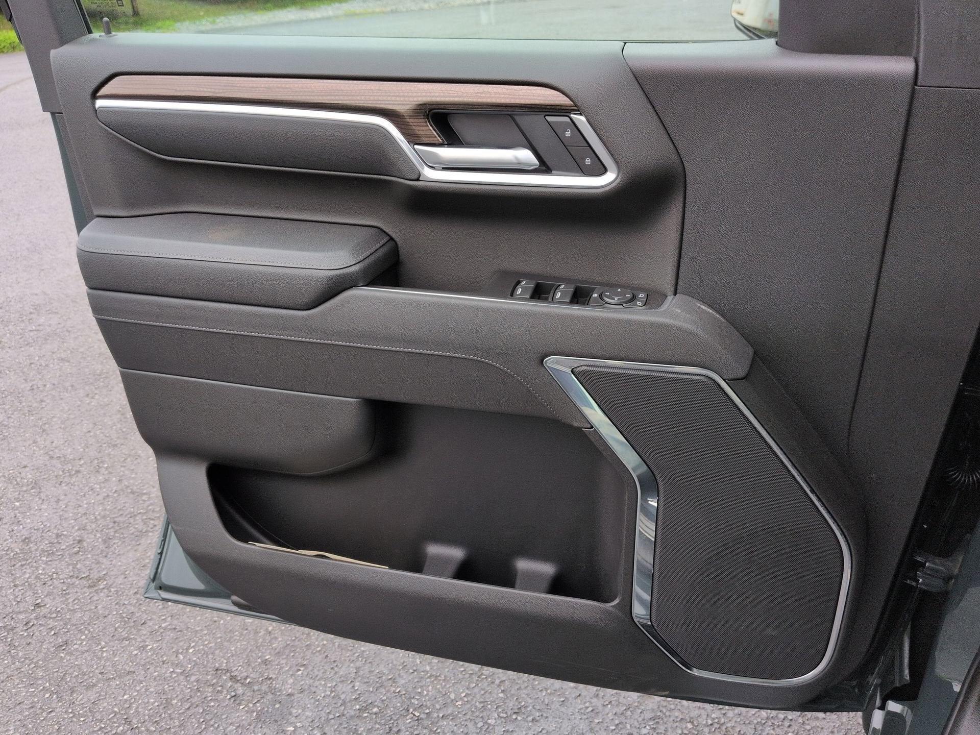 2026 Chevrolet Silverado 1500 LT Crew Cab Short Box 4WD