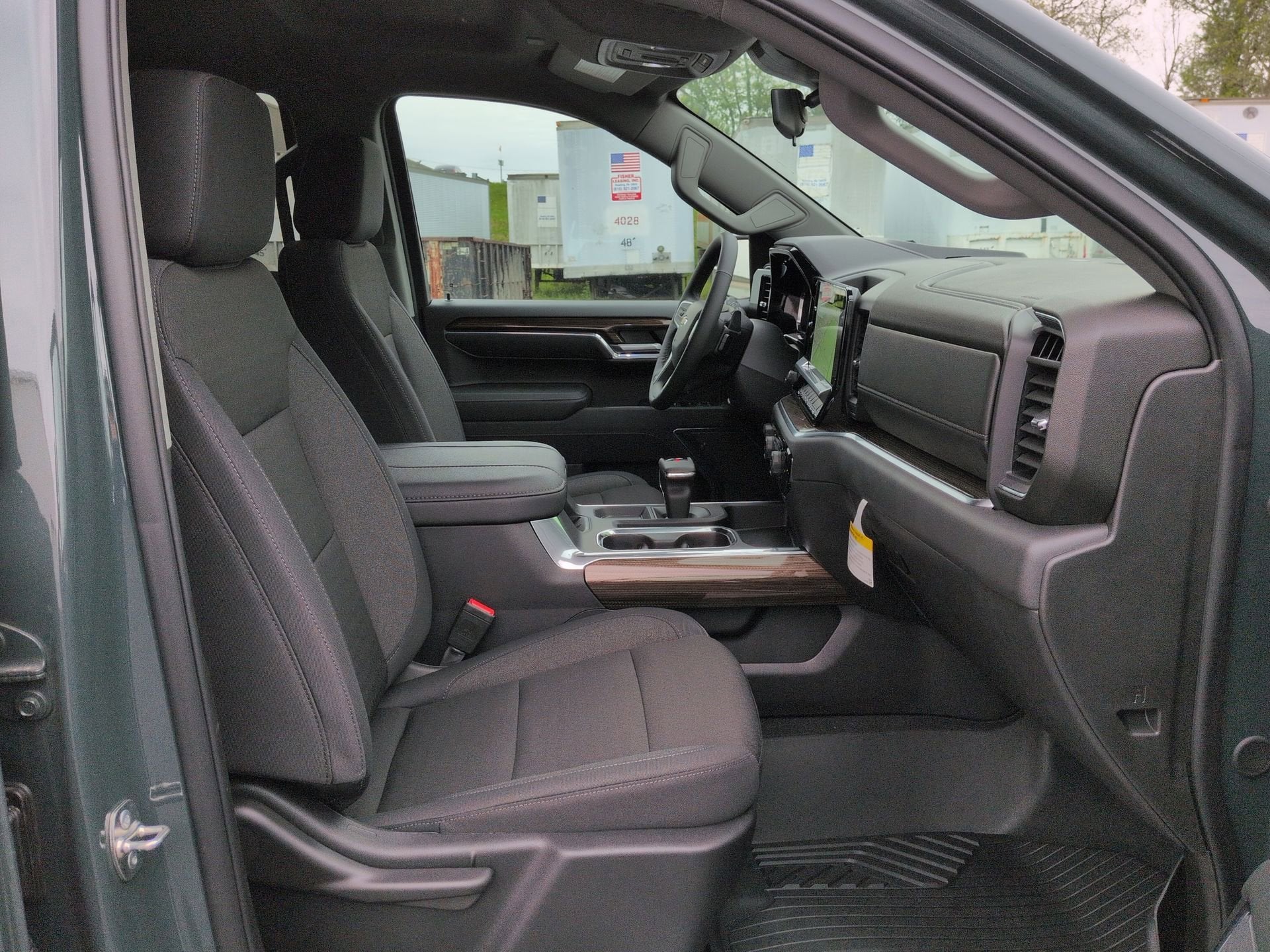 2026 Chevrolet Silverado 1500 LT Crew Cab Short Box 4WD