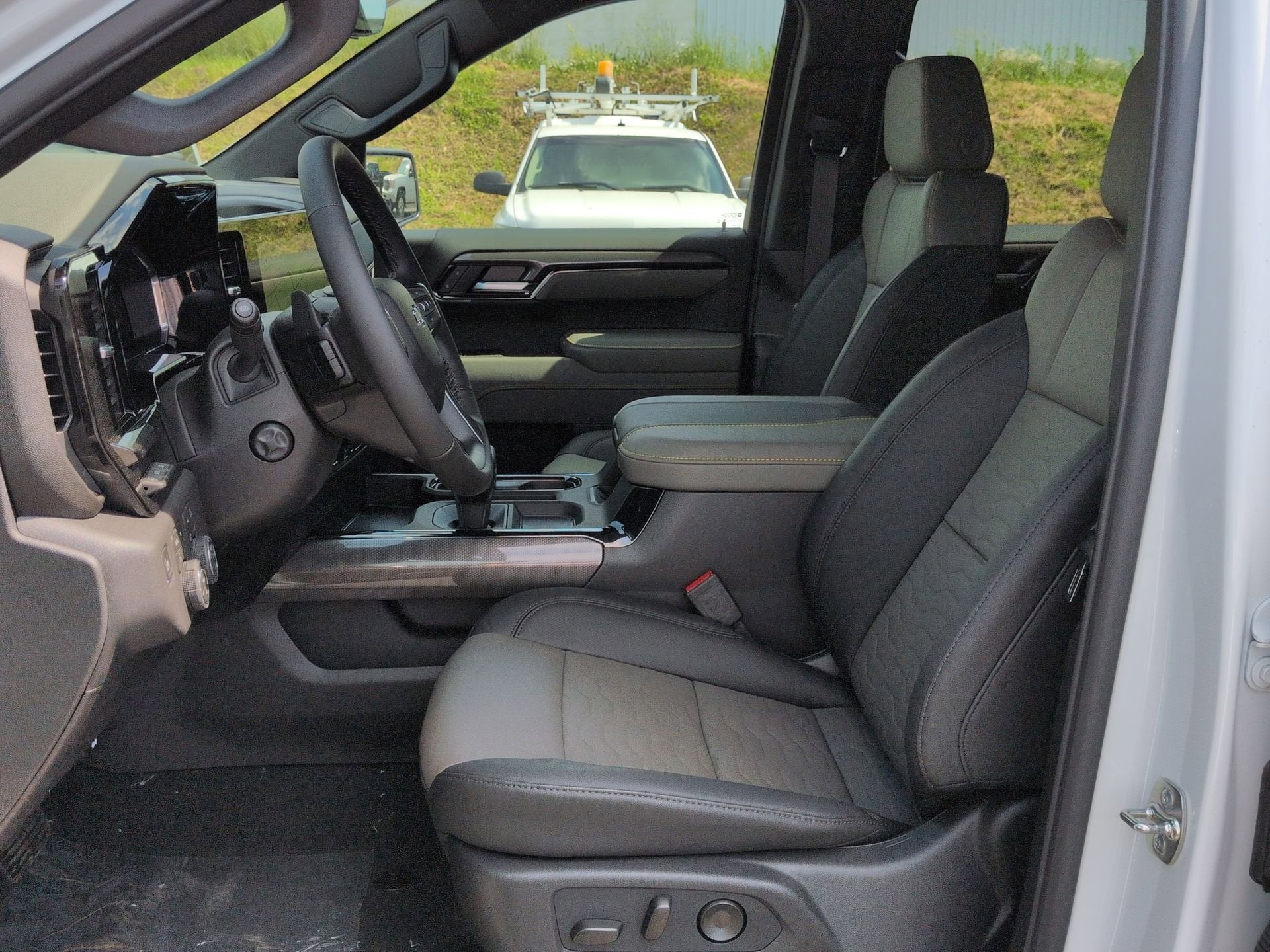 2026 Chevrolet Silverado 1500 ZR2 Crew Cab Short Box 4WD