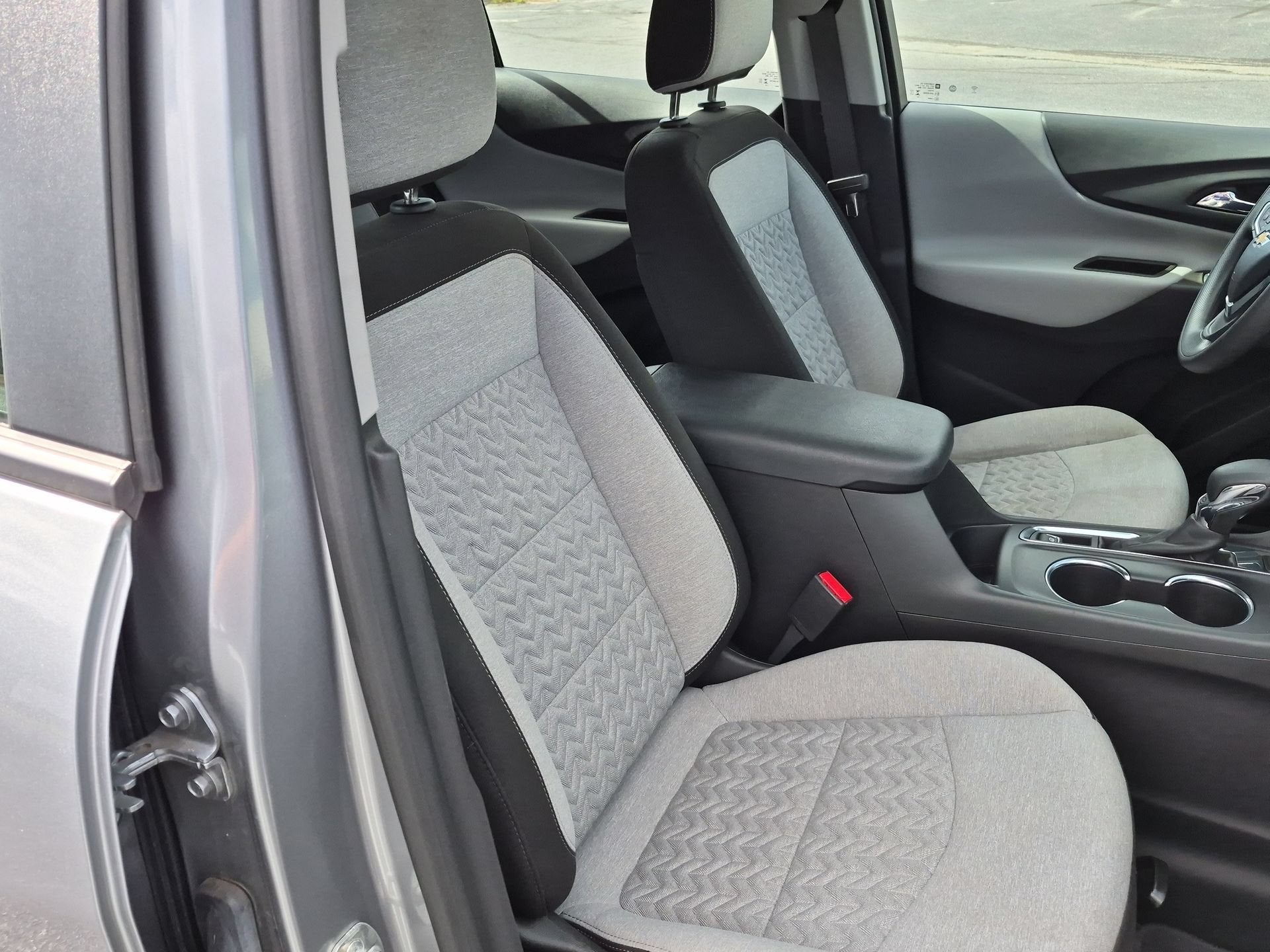 2024 Chevrolet Equinox LS - Photo 28