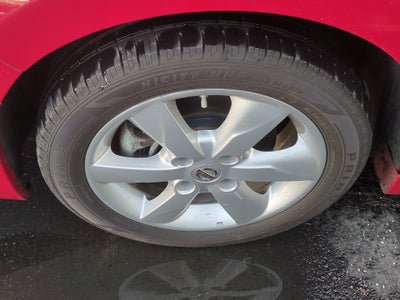 2012 Nissan Versa 1.8 SL