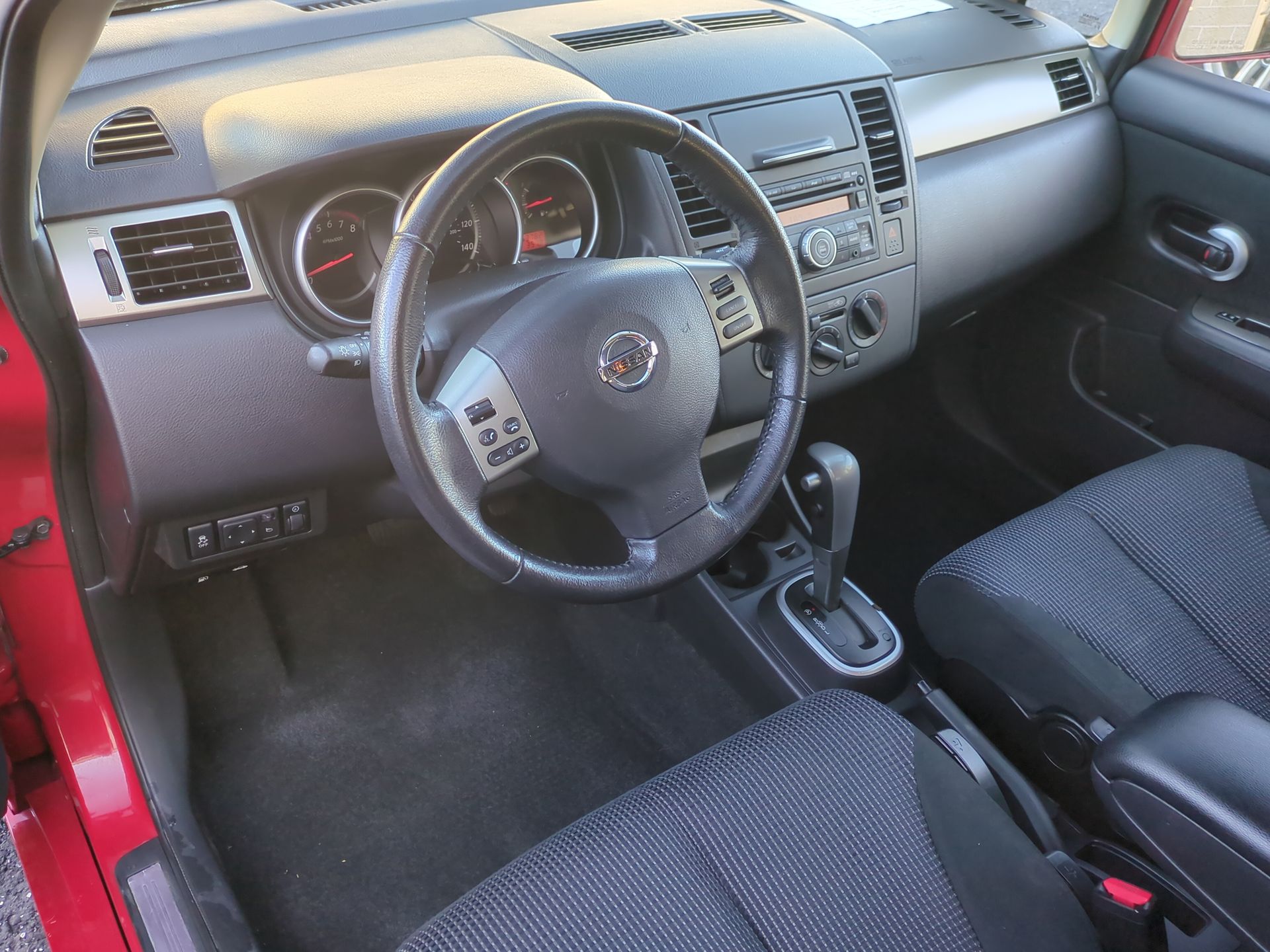 2012 Nissan Versa 1.8 SL