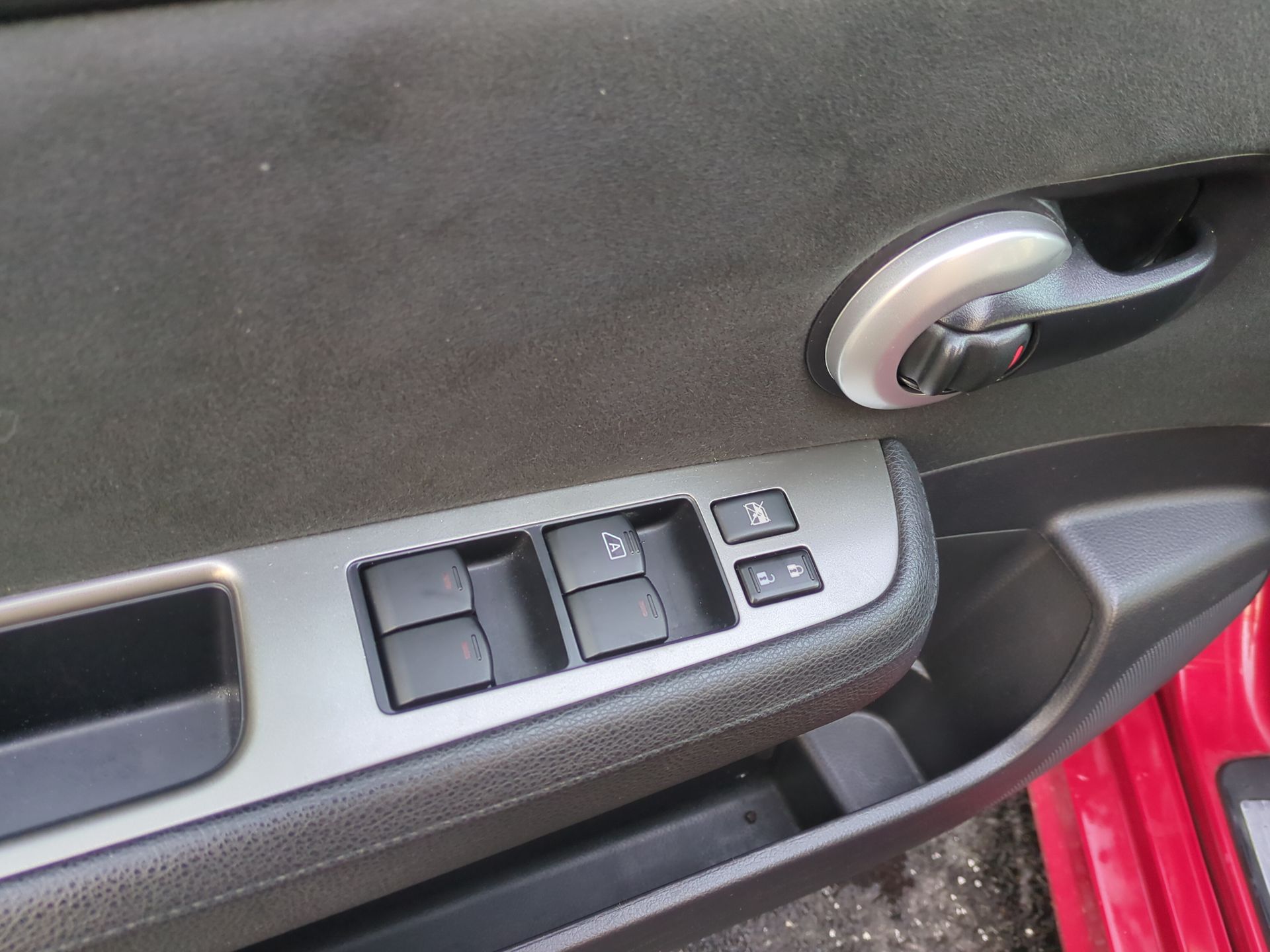 2012 Nissan Versa 1.8 SL