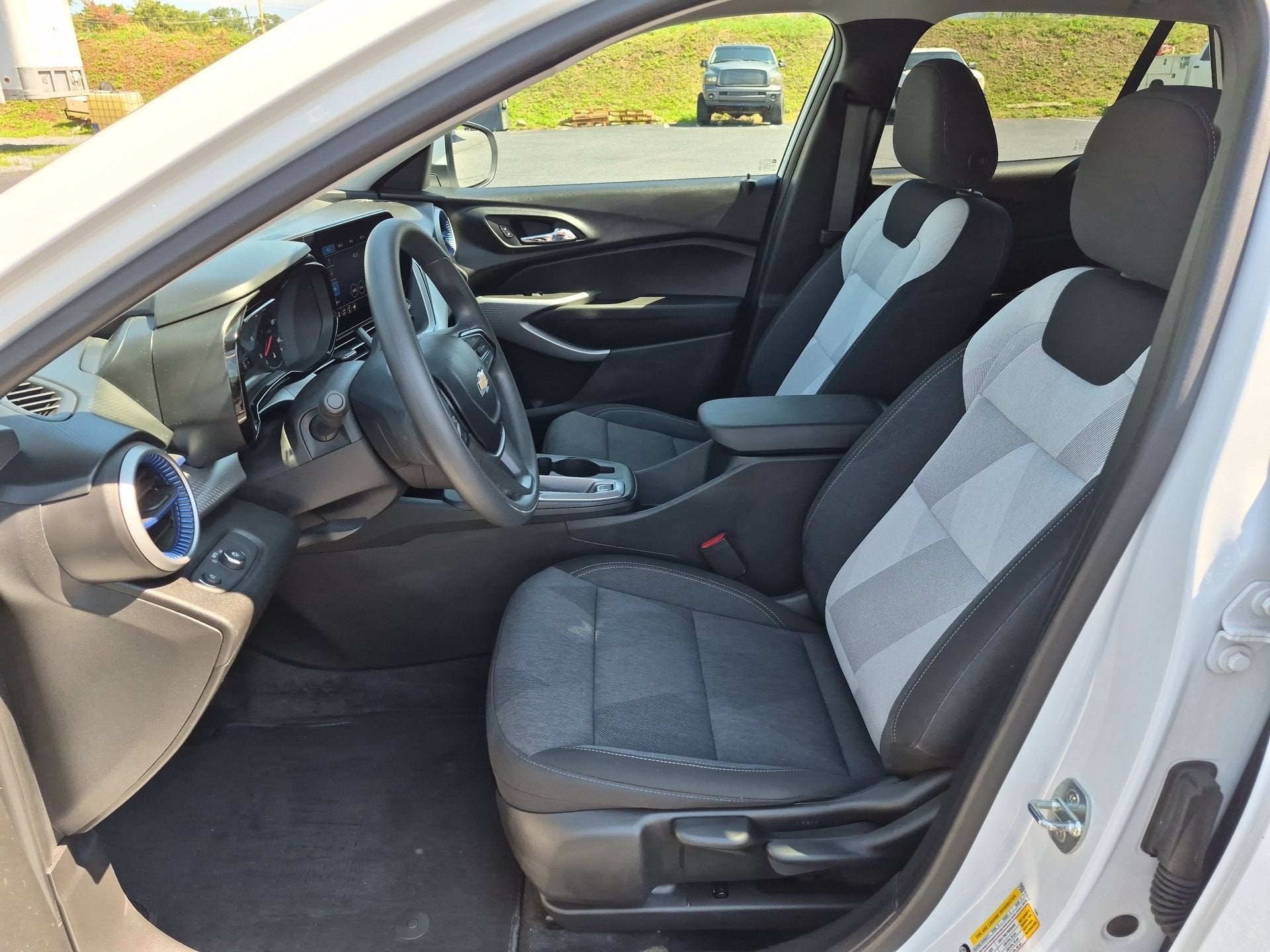 2024 Chevrolet Trax LS - Photo 19