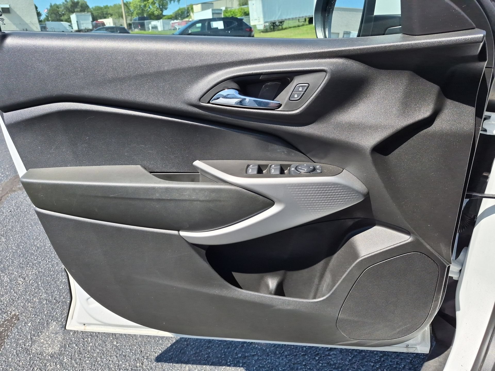 2024 Chevrolet Trax LS - Photo 21