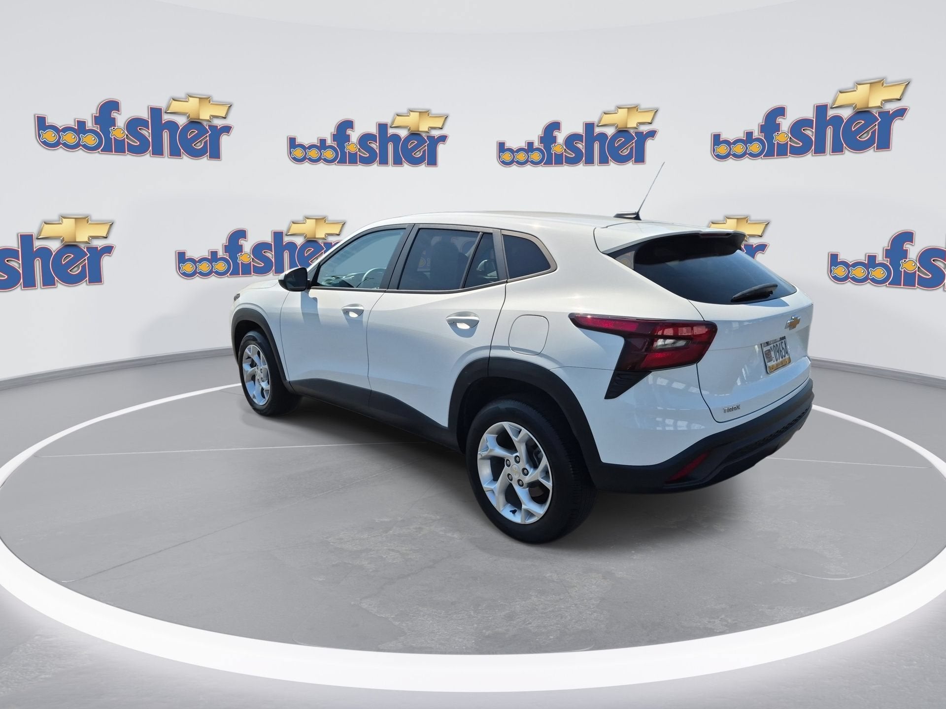 2024 Chevrolet Trax LS - Photo 6