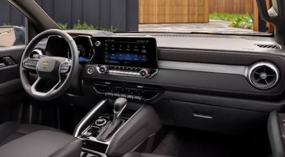 Updated Interior And Connected Technology